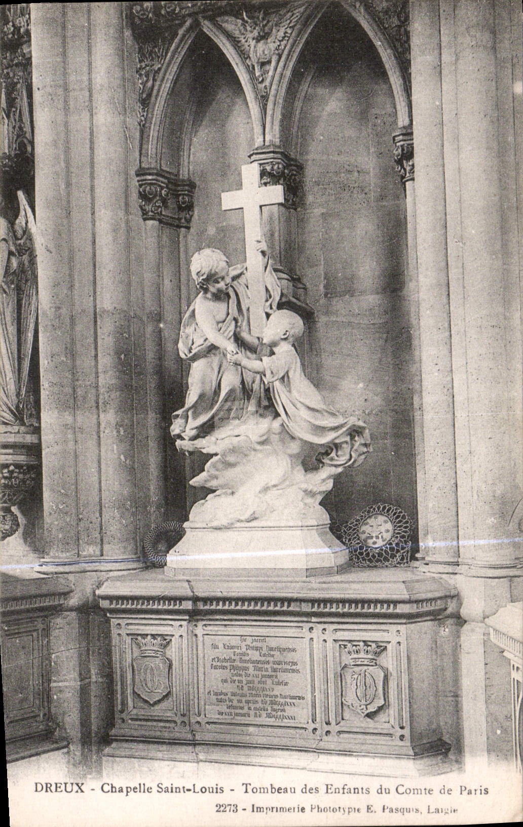 CPA Dreux Chapelle Saint Louis Tombeau des Enfants du Comte de Paris 