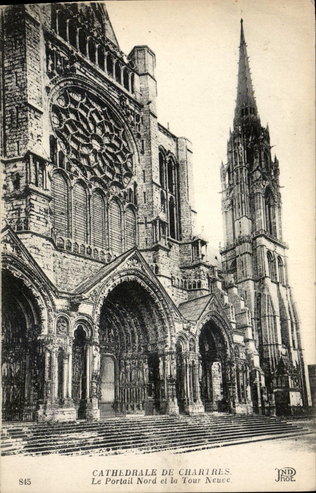 CPA Cathedrale de Chartres Le Portail Nord et la Tour Neuce  
