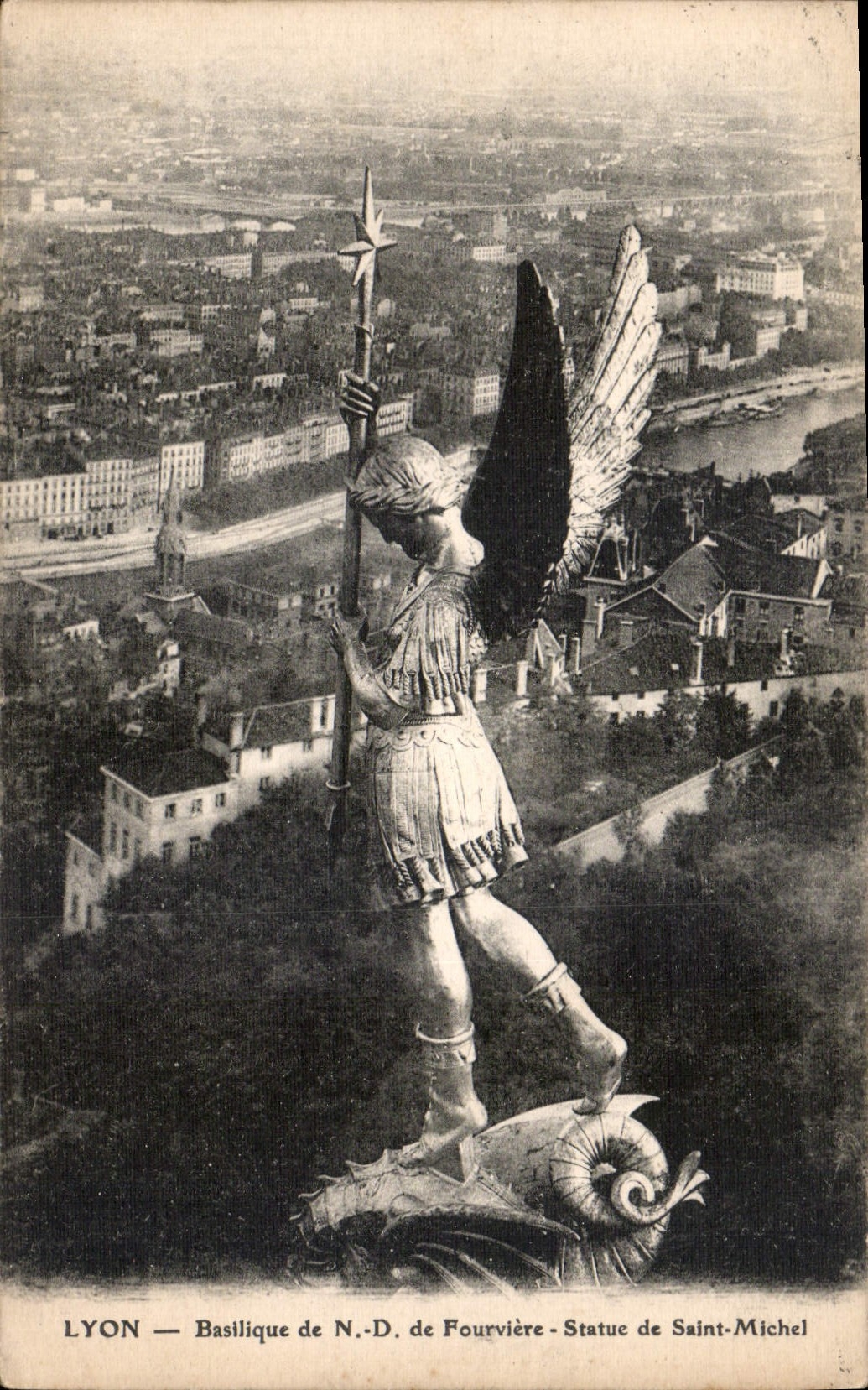 CPA Lyon Basilique de ND de Fourviere Statue de Saint Michel 