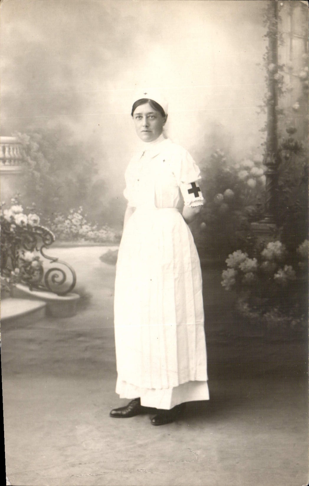 CARTE PHOTO Femme Infirmiere Croix Rouge