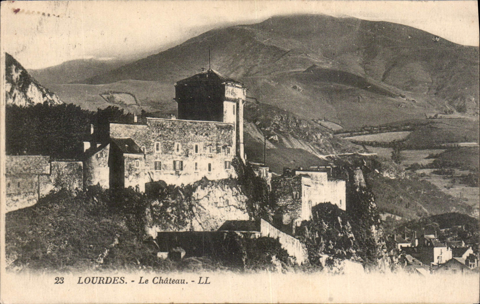 CPA Lourdes Le Chateau 