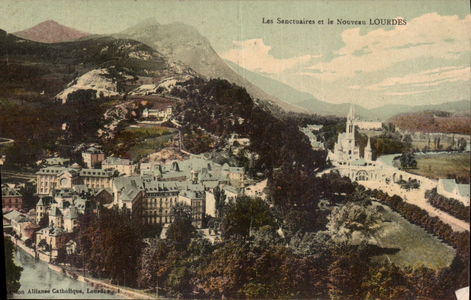 CPA Les Sanctuaires et le Nouveau Lourdes 