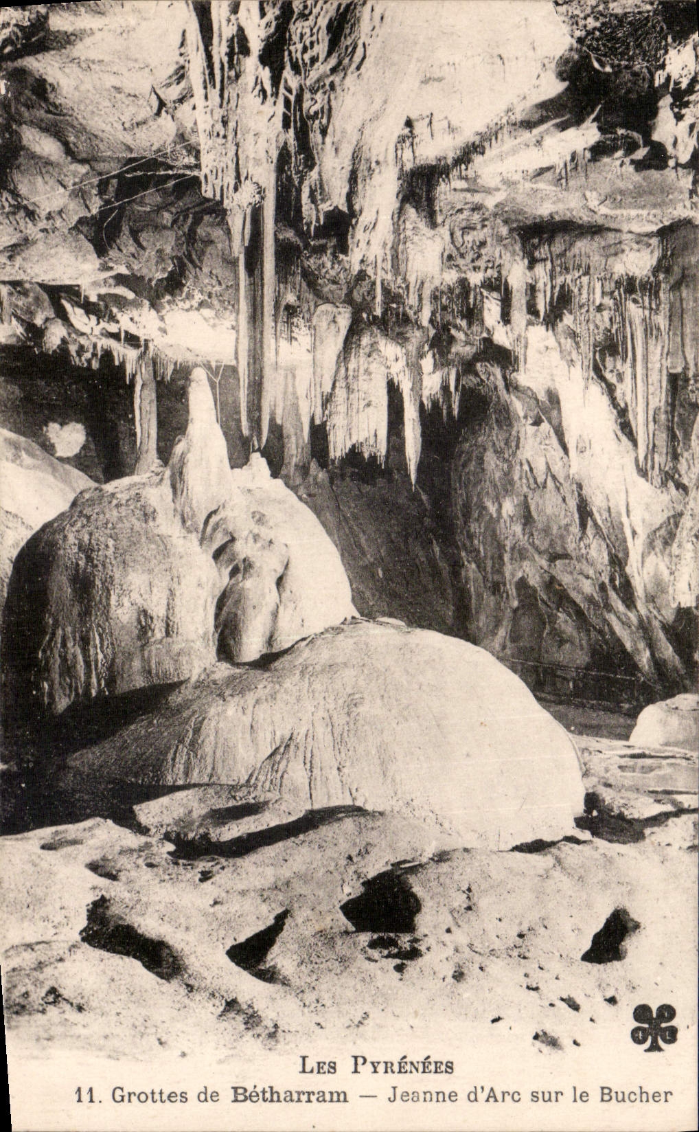 CPA Les Pyrenees Grottes de Betharram Jeanne d'Arc sur le Bucher 