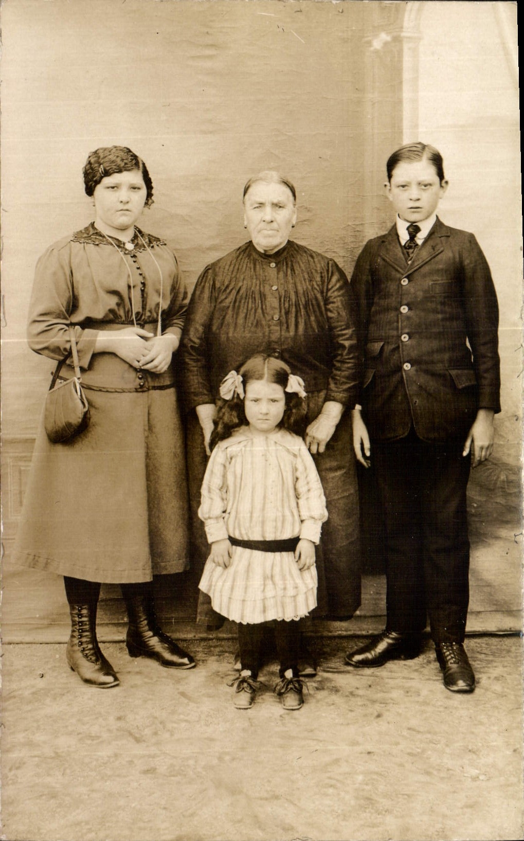 CARTE PHOTO Femmes Famille