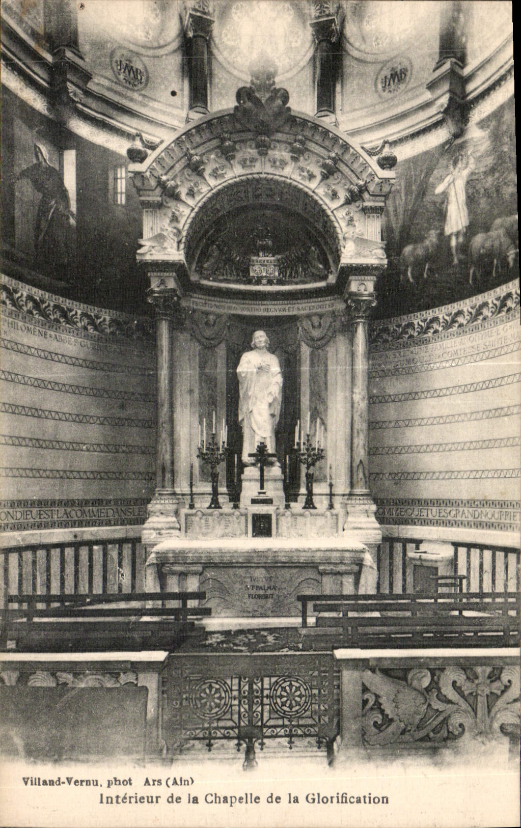 CPA Villand Vernu Ard Ain Interieur de la Chapelle de la Glorification 