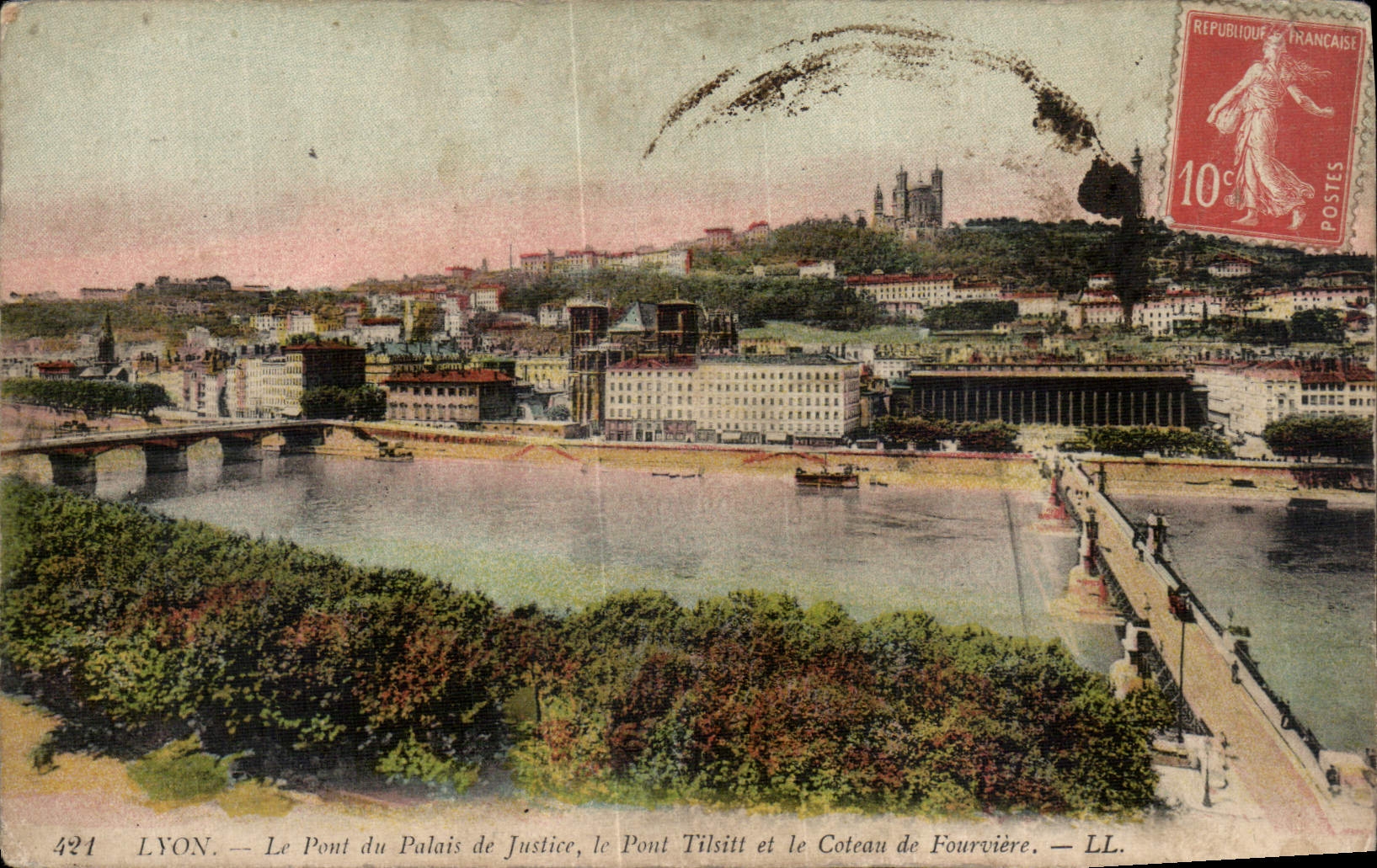 CPA Lyon Le Pont du Palais de Justice le Pont Tilsiit et le Coteau de Fourviere 