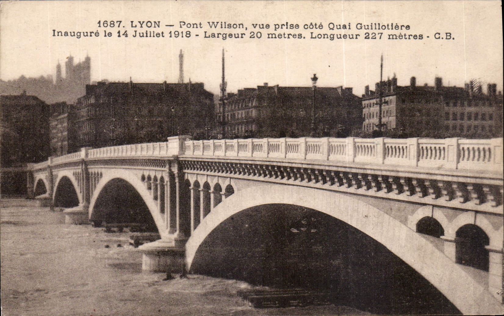 CPA Lyon Pont Wilson vue prise cote Qual Guillotiere