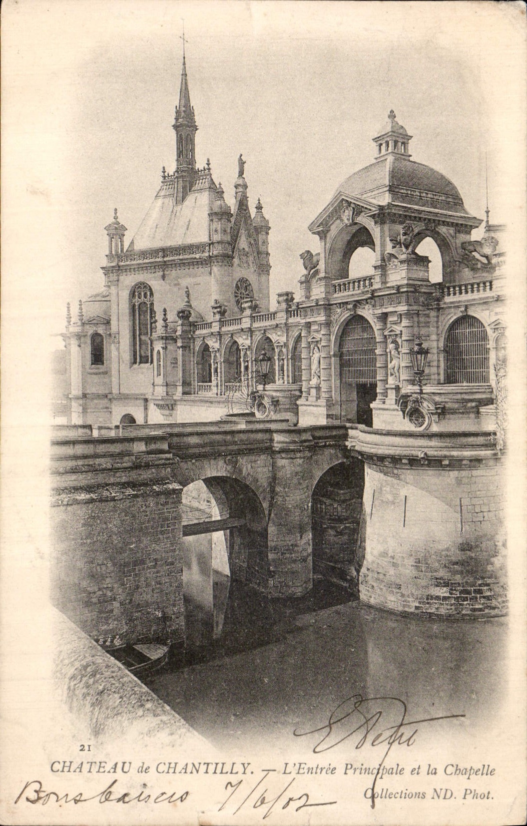 CPA Chateau de Chantilly L'Entree Principale et la Chapelle