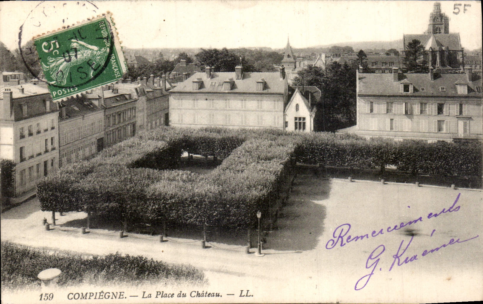 CPA Compiegne La Place du Chateau 