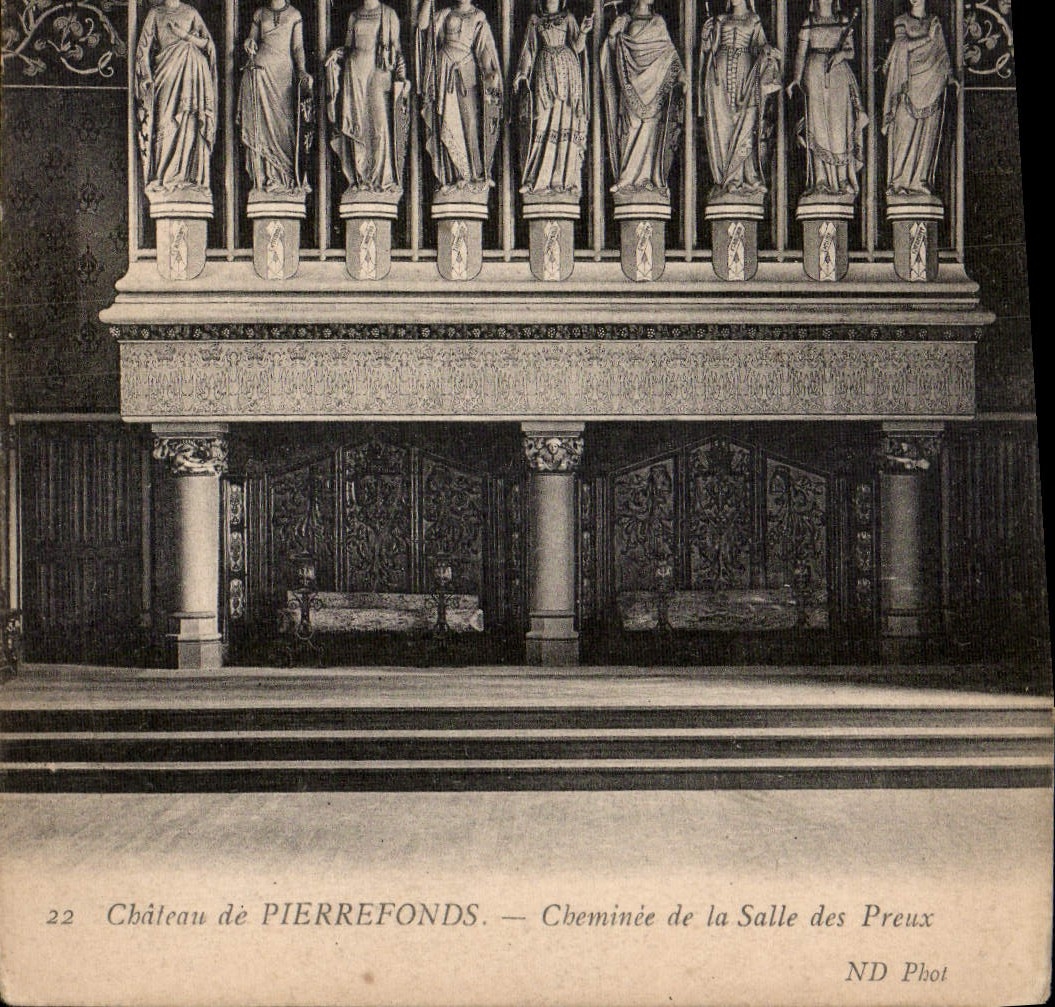 CPA Chateau de Pierrefonds Cheminee de la Salle des Preus