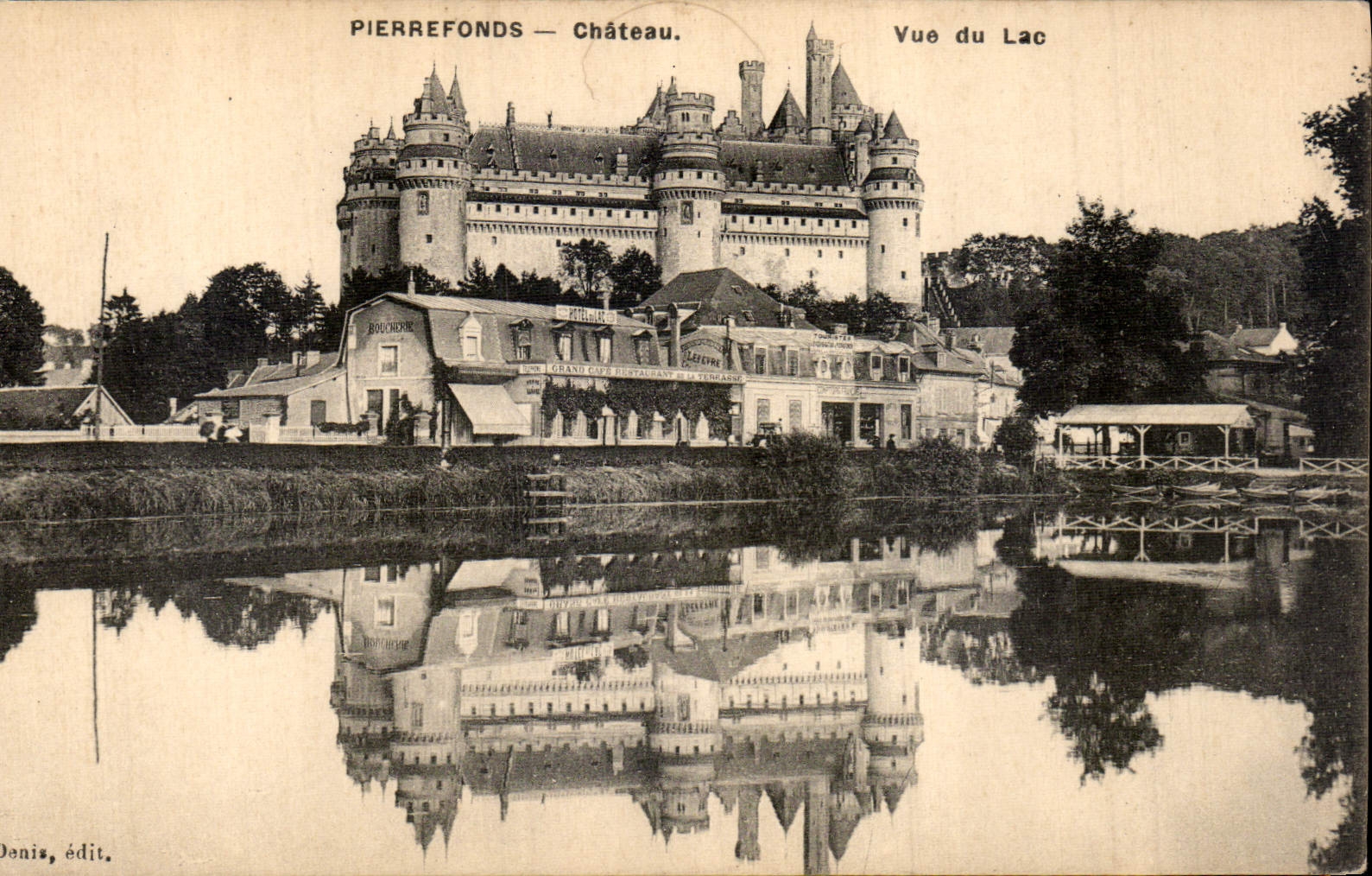 CPA Pierrefonds Chateau Vue du lac 