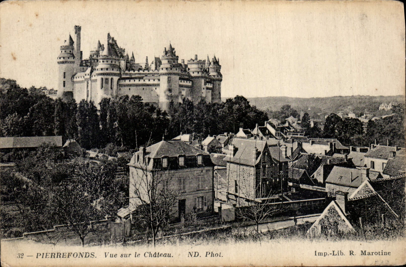 CPA Pierrefonds Vue sur le Chateau 