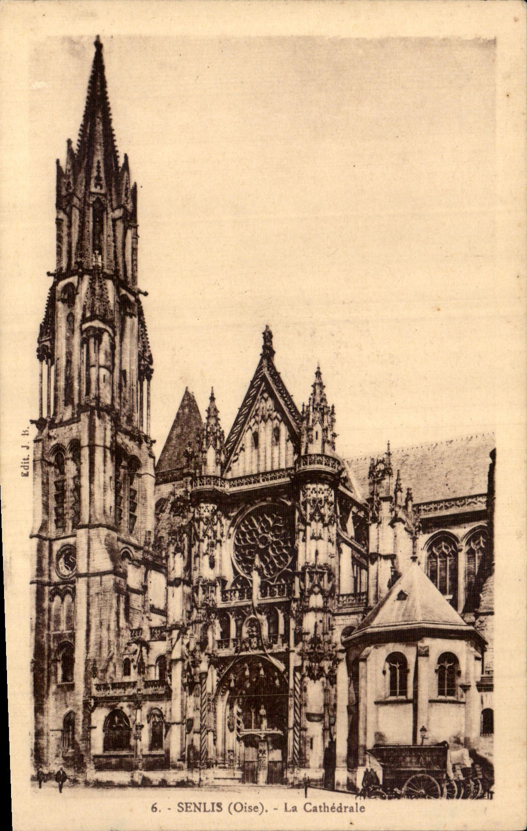 CPA Senlis Oise La Cathedrale 