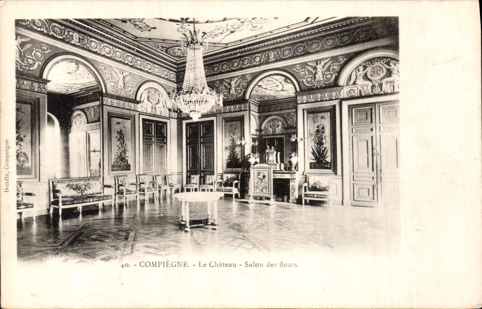 CPA Compiegne Le Chateau Salon des fleurs