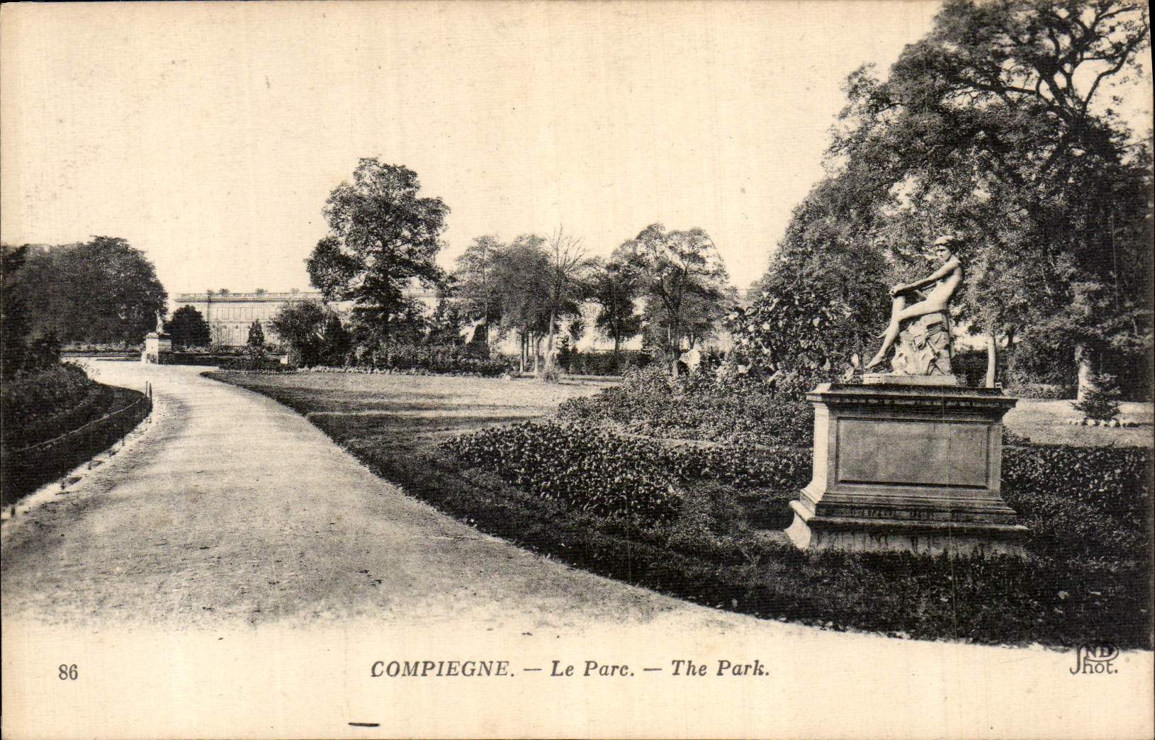 CPA Compiegne Le Parc 