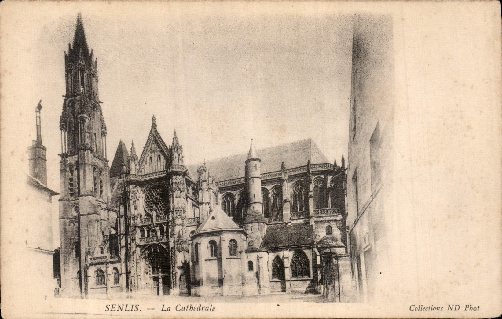 CPA Senlis La Cathedrale 