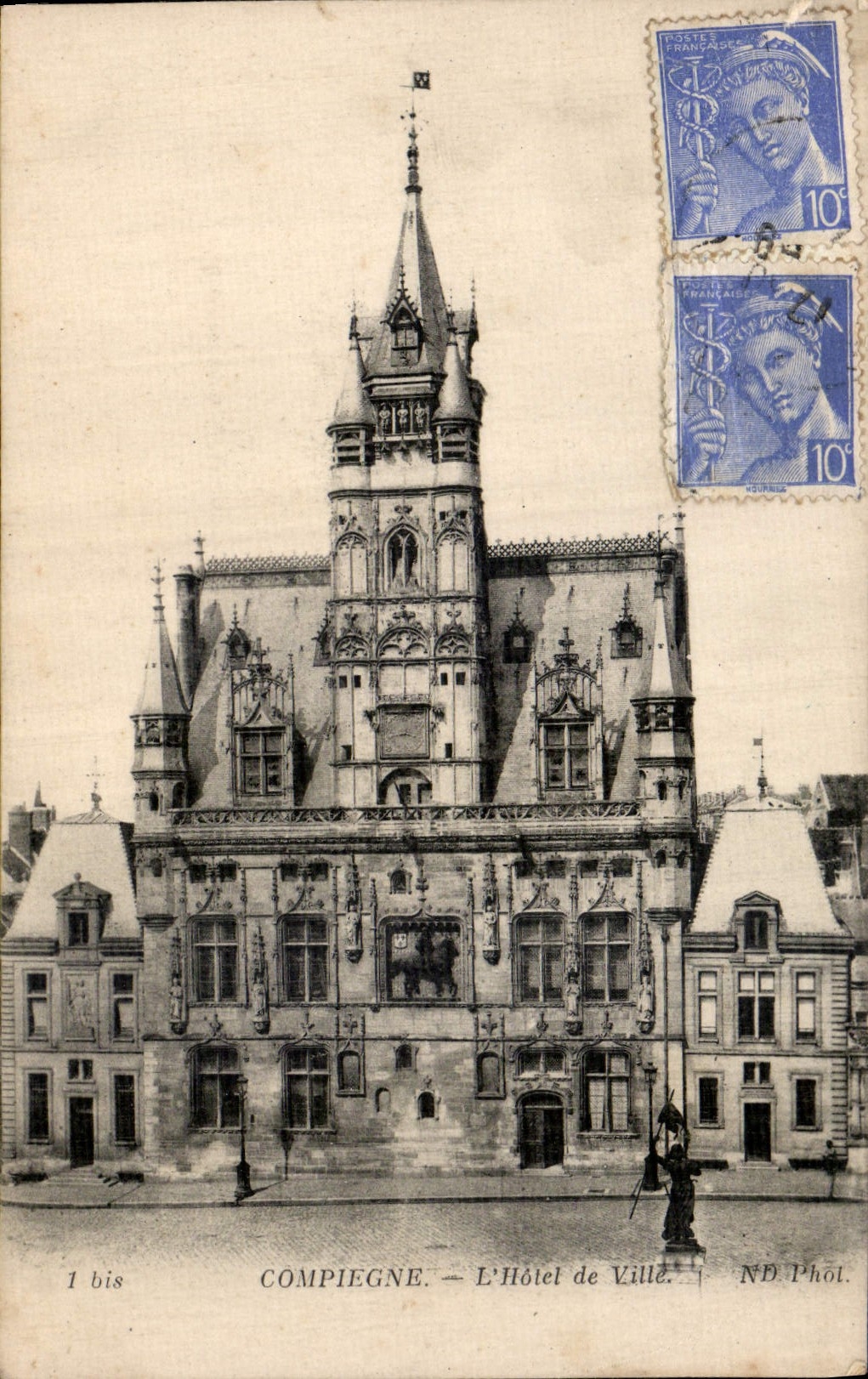 CPA Compiegne L'Hotel de Ville 