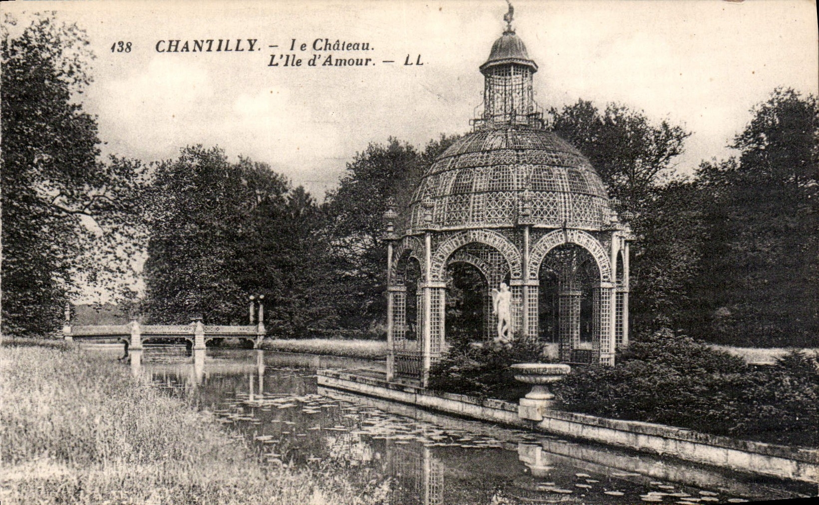 CPA Chantilly Ronde Le Chateau L'Ile d'Amour