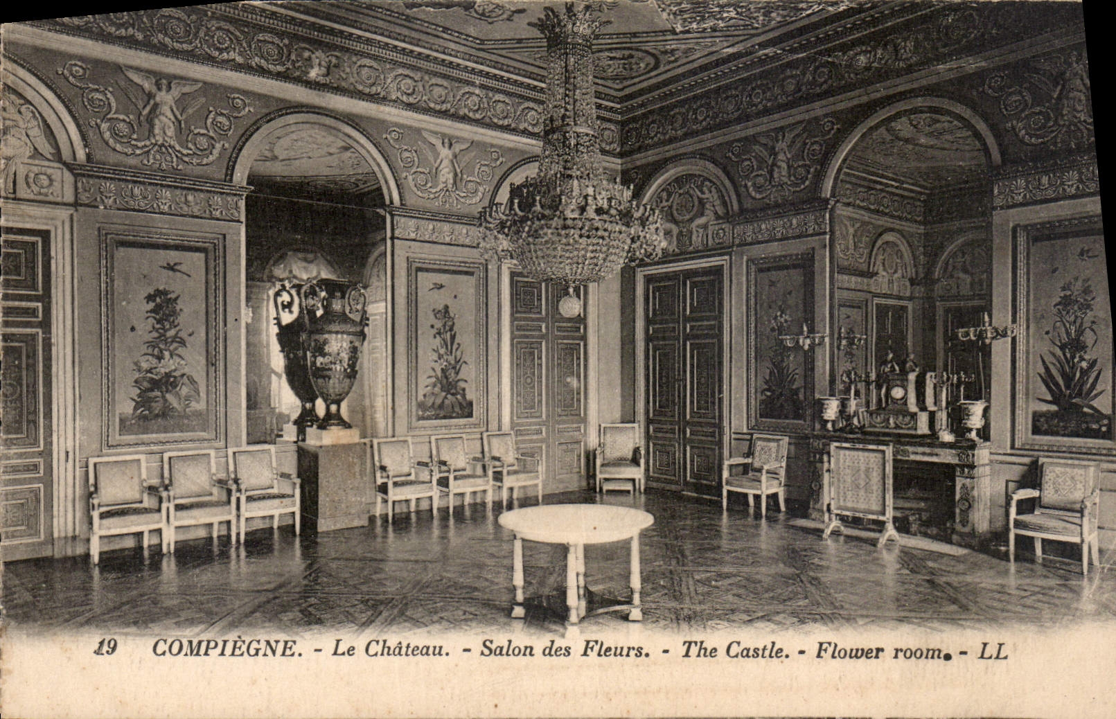 CPA Compiegne Le Chateau Salon des Fleurs 