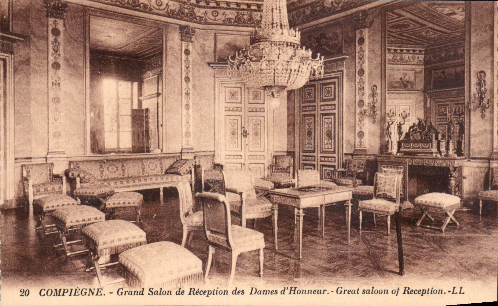 CPA Compiegne Grand Salon de Reception des Dames d'Honneur 