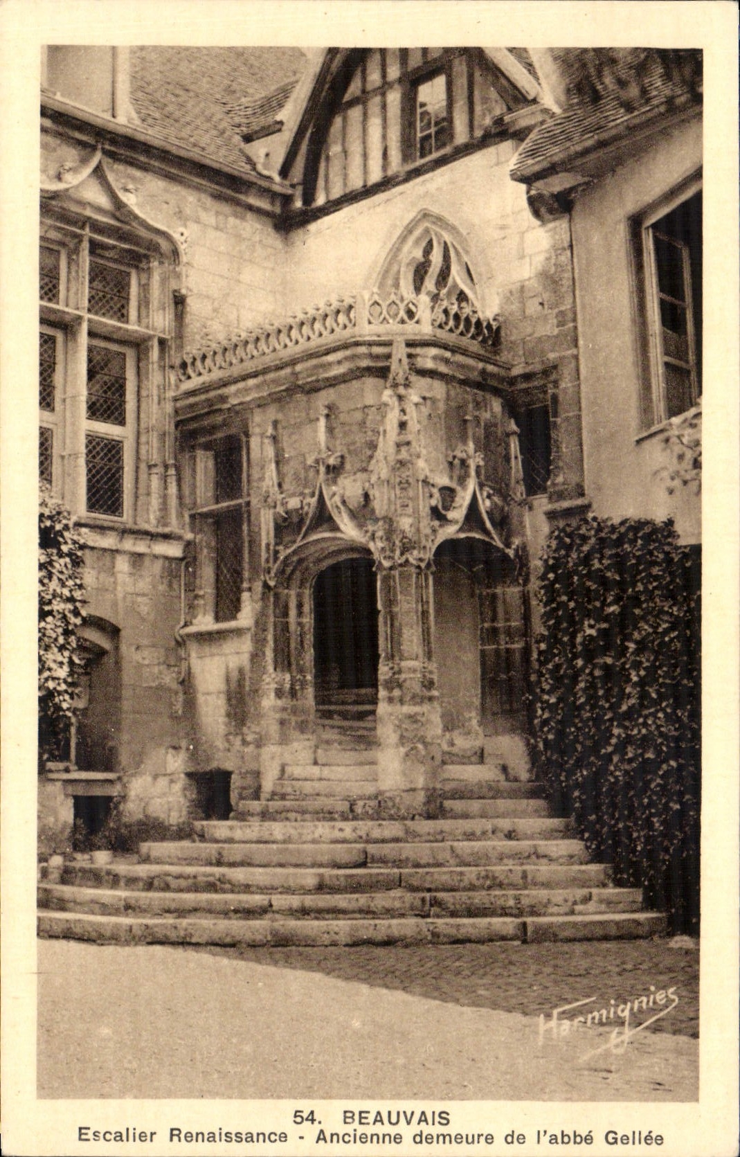 CPA Beauvais Escalier Renaissance Ancienne demeure de l'abbe Gallee