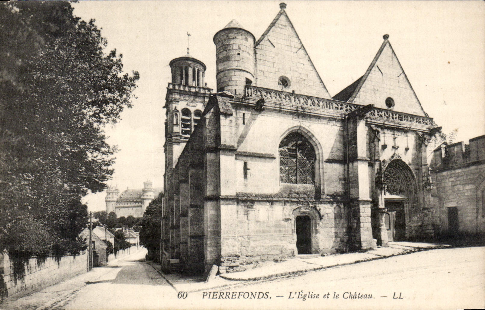 CPA Pierrefonds L'Eglise et le Chateau