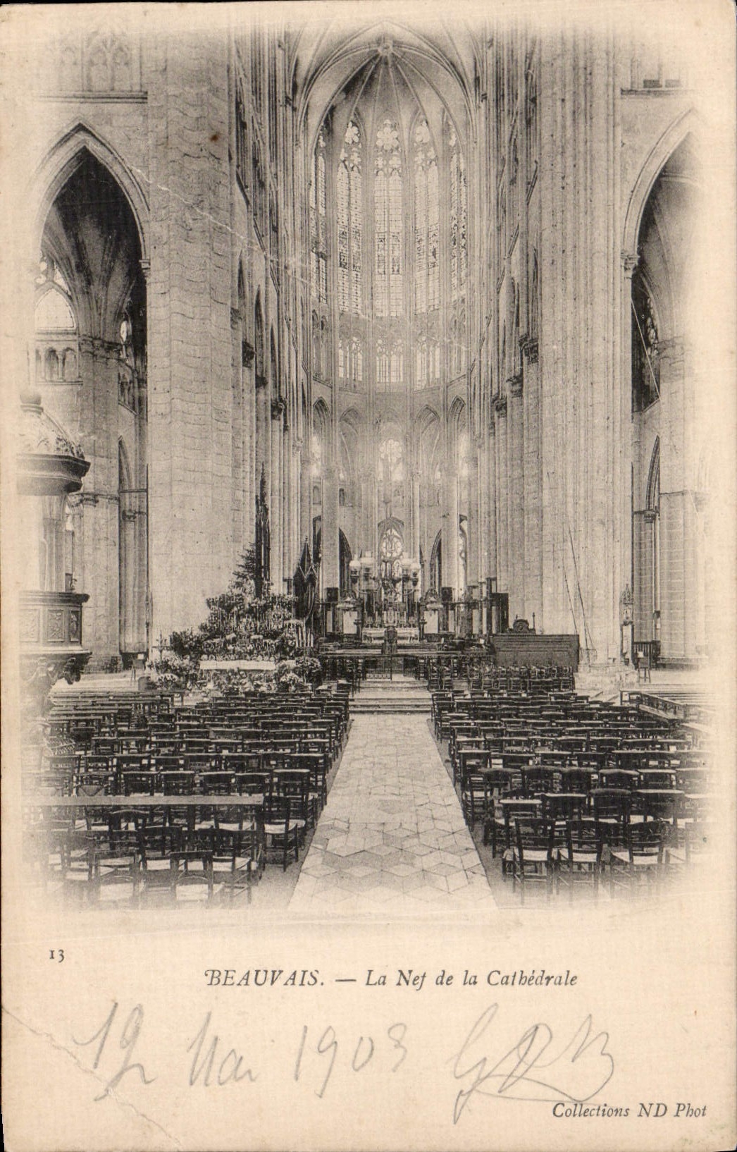 CPA Beauvais La Nef de la Cathedrale