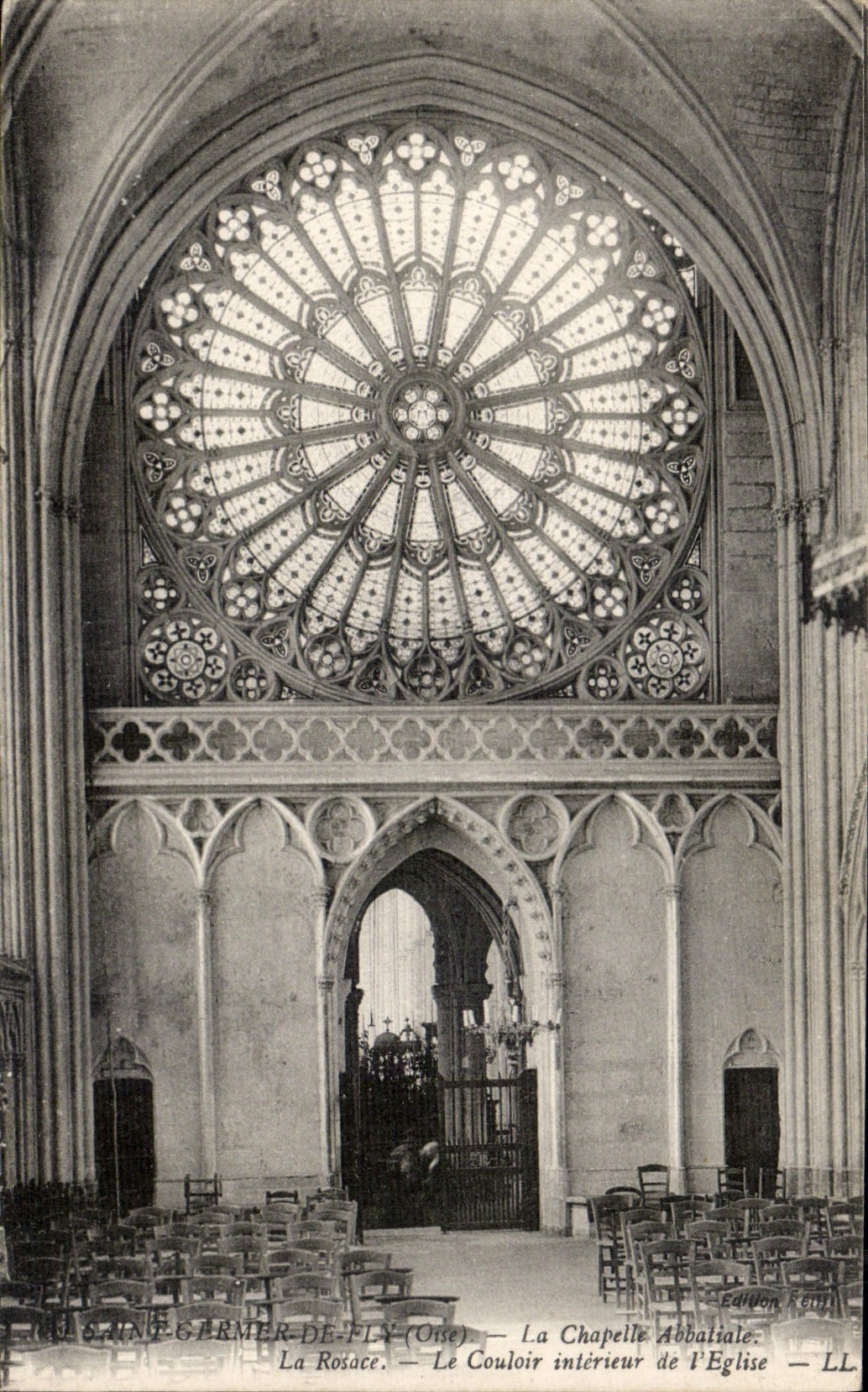 CPA Saint Germer de Fin Oise La Chapelle Abbatiale La rosace Le couloir interieur de l'eglise