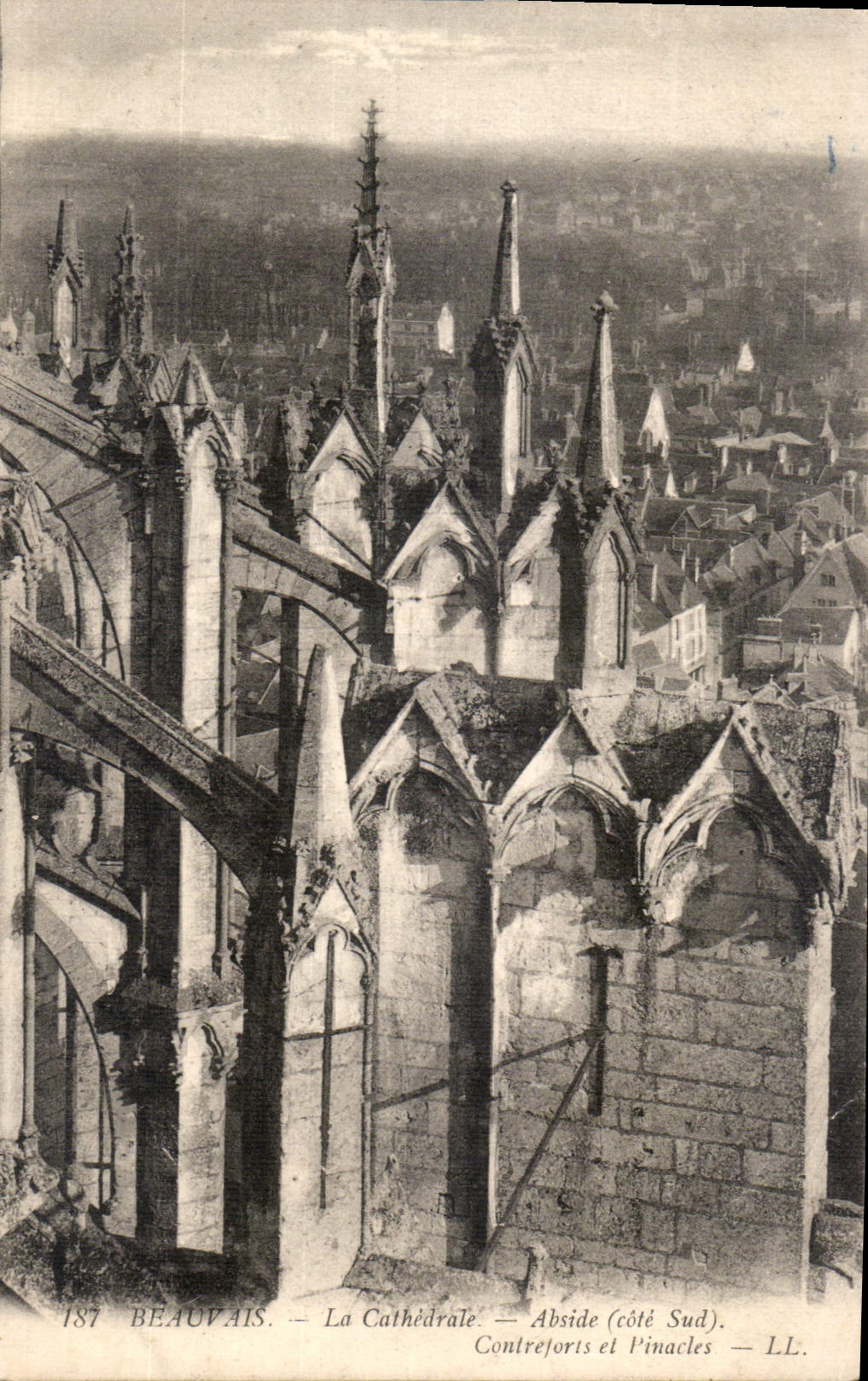 CPA Beauvais La Cathedrale Abside Cote sud