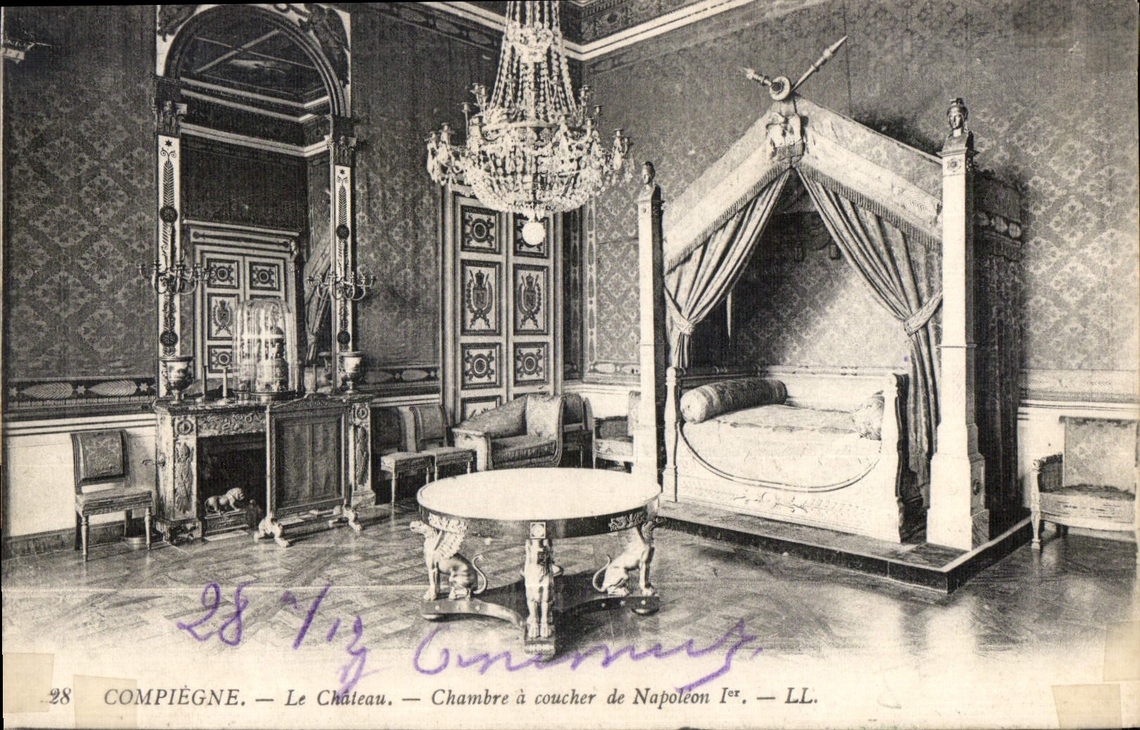 CPA Compiegne Le Chateau Chambre a coucher de Napoleon 1er