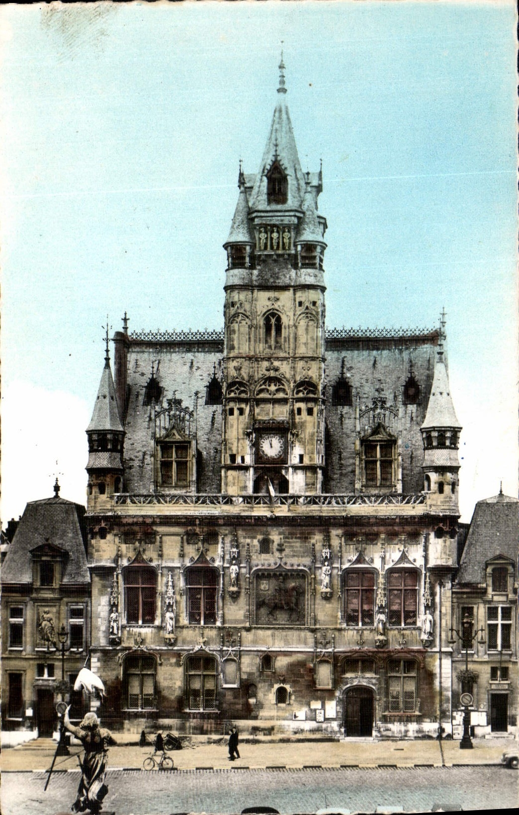 CPA Compiegne Oise L'Hotel de Ville 