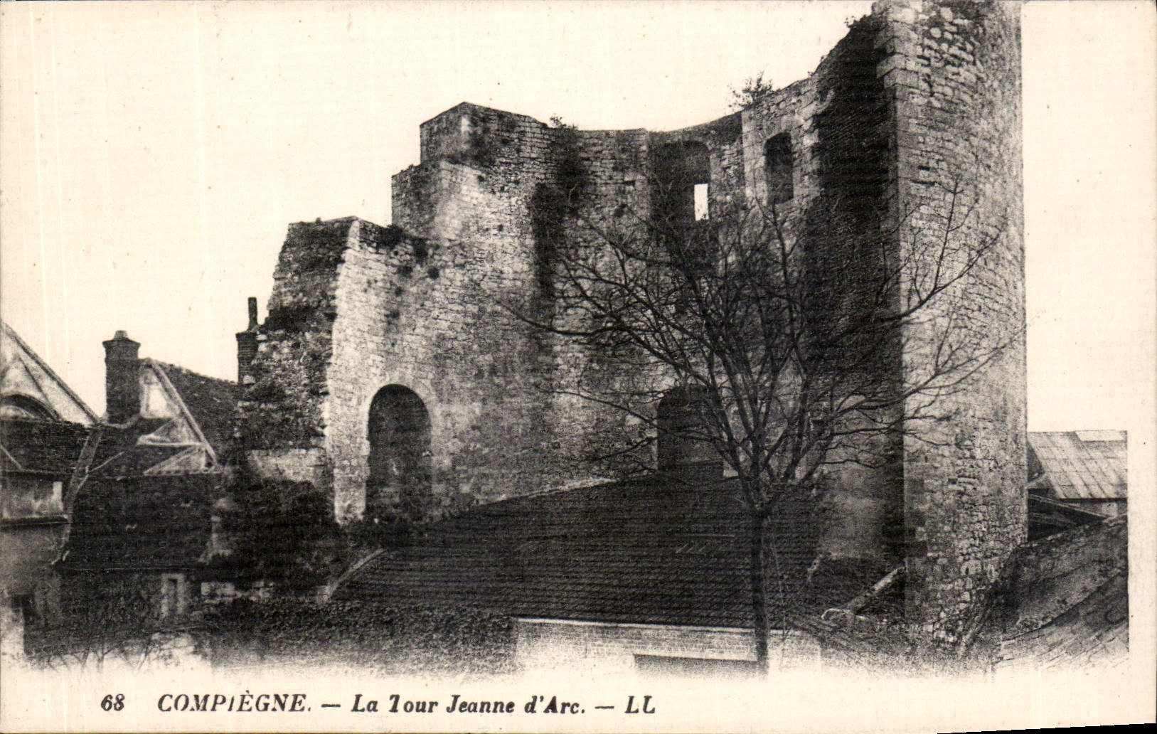 CPA Compiegne La Tour Jeanne d'Arc 