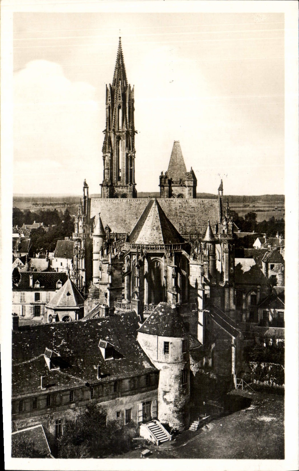 CPA Senlis Oise Abside de la Cathedrale 