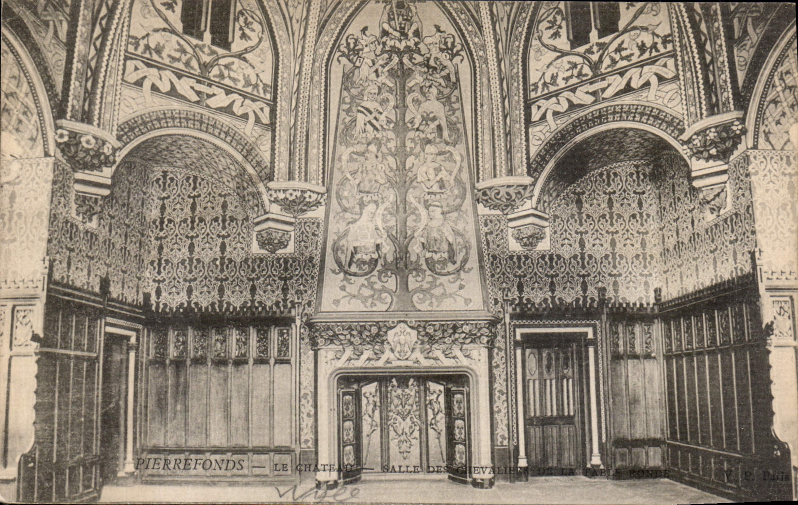 CPA Pierrefonds le Chateau Salle des chevaliers de la Table ronde 