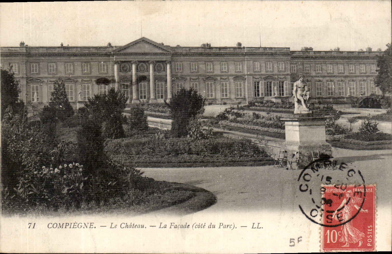 CPA Compiegne le Chateau la facade cote du Parc 