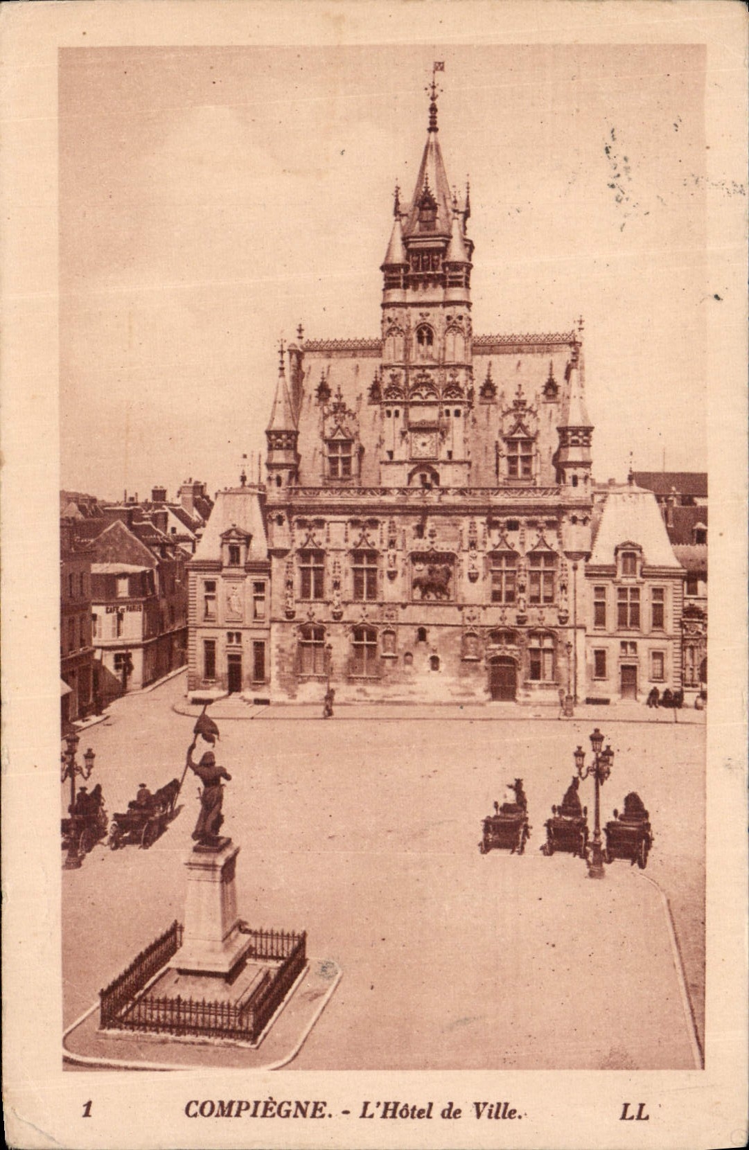 CPA Compiegne l'Hotel de ville 