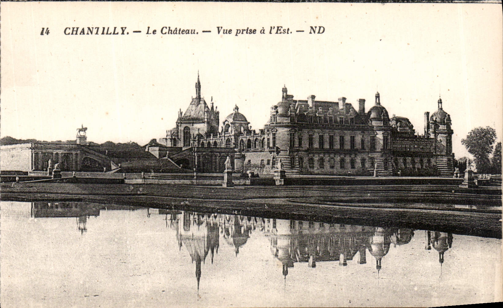 CPA Chantilly le Chateau vue prise a l'Est 