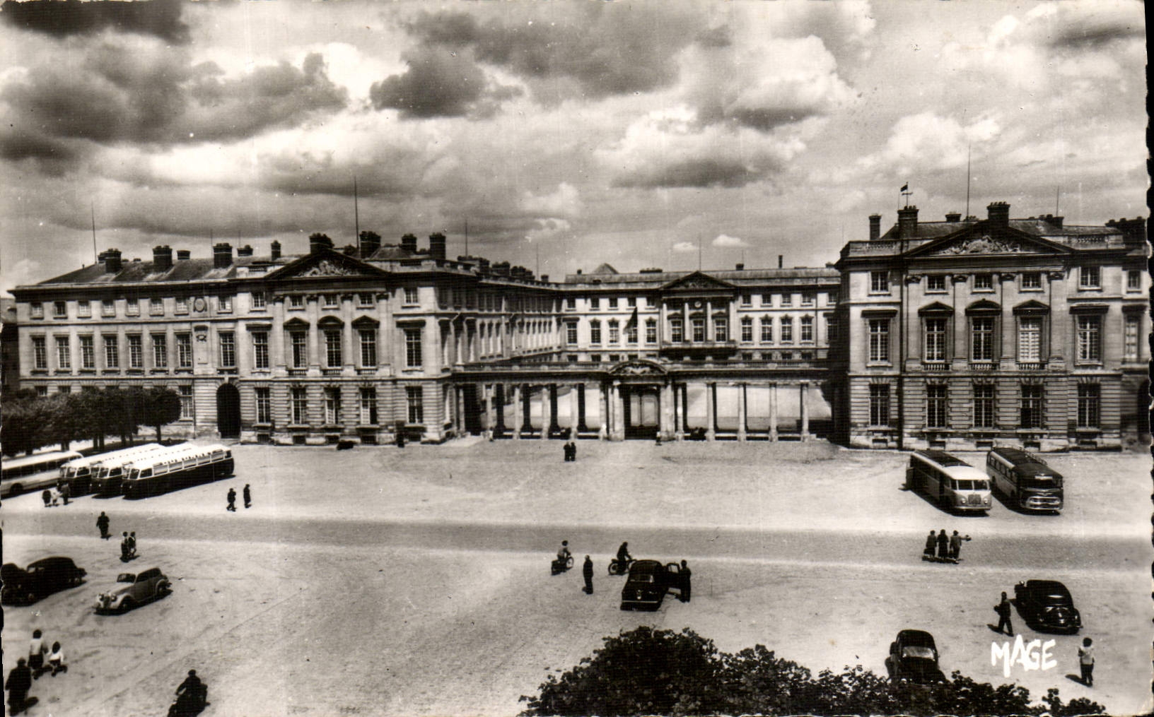 CPM Compiegne Oise le Chateau 18e siecle