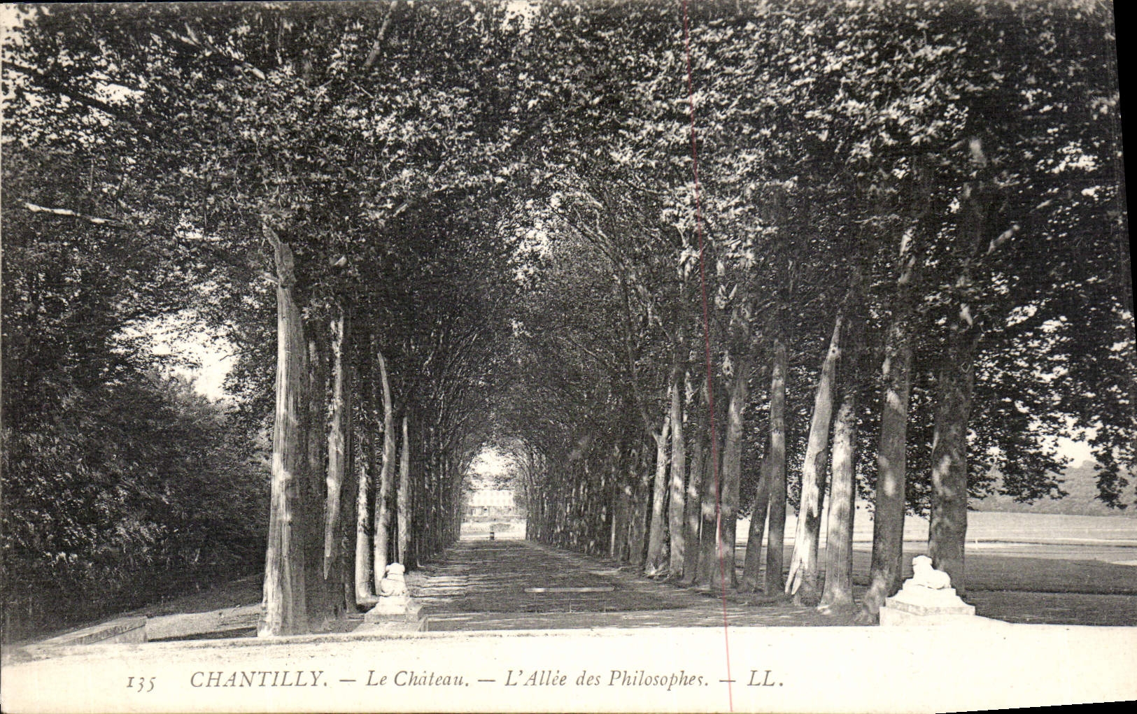 CPA Chantilly le Chateau l'Allee des Philosophes
