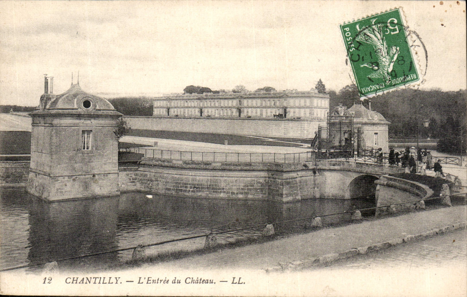 CPA Chantilly l'Entree du Chateau 