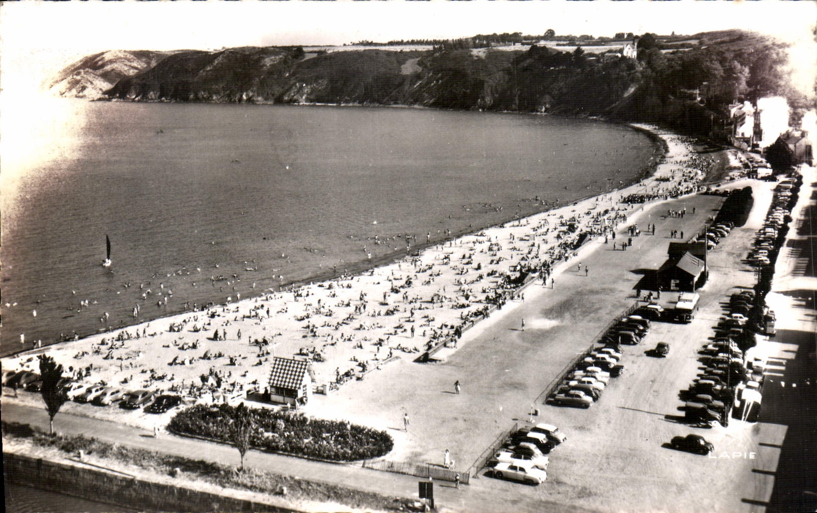 CPA En Avion au Dessus de Binic Cote du Nord Plage de la Banche