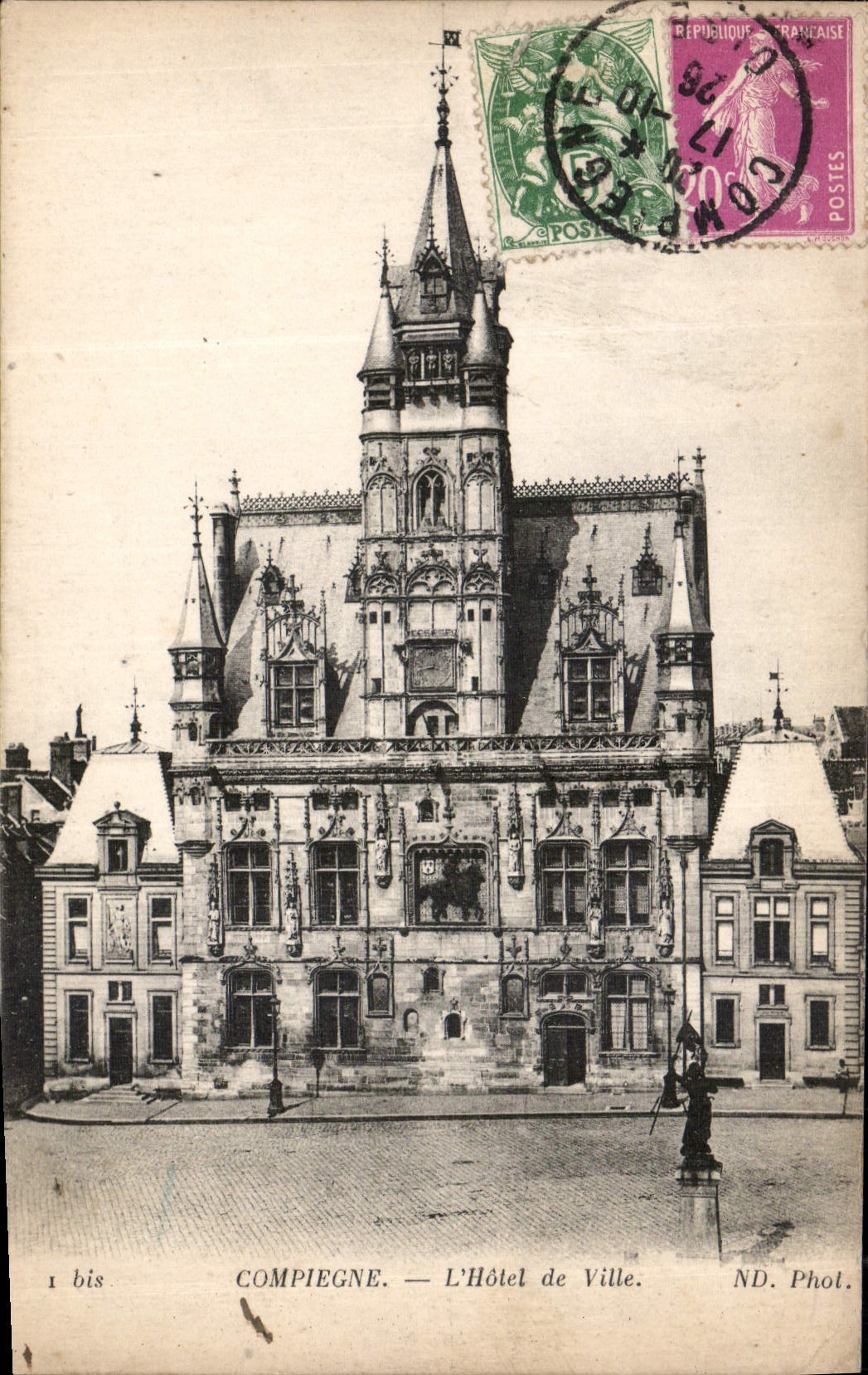 CPA Compiegne l'Hotel de Ville 