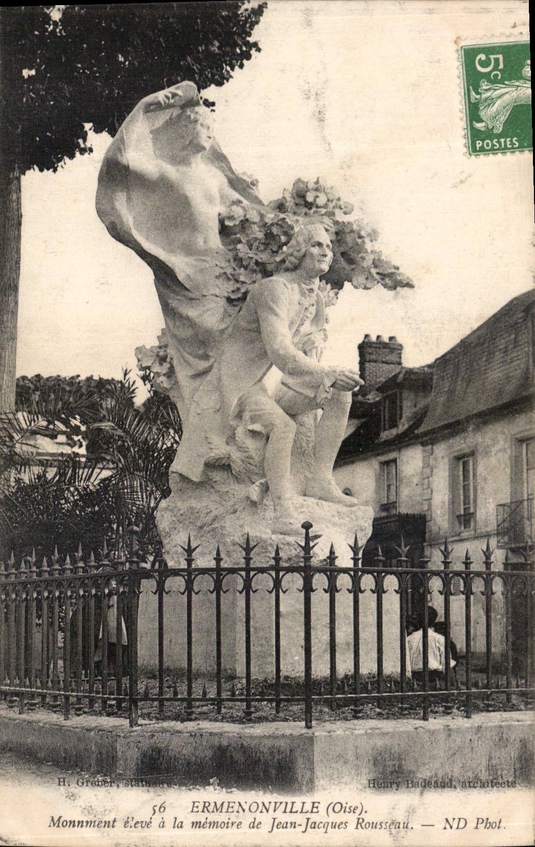 CPA Ermenonville Oise Monument eleve a la memoire de Jean Jacques Rousseau