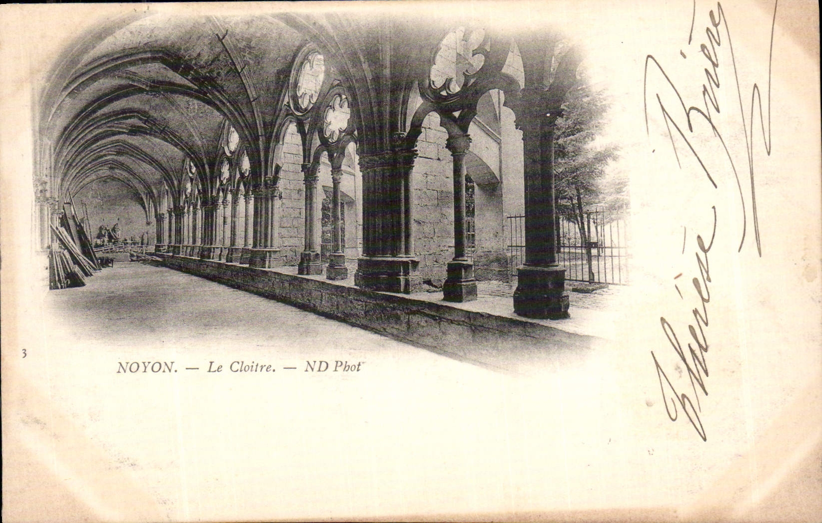 CPA Noyon le Cloitre 