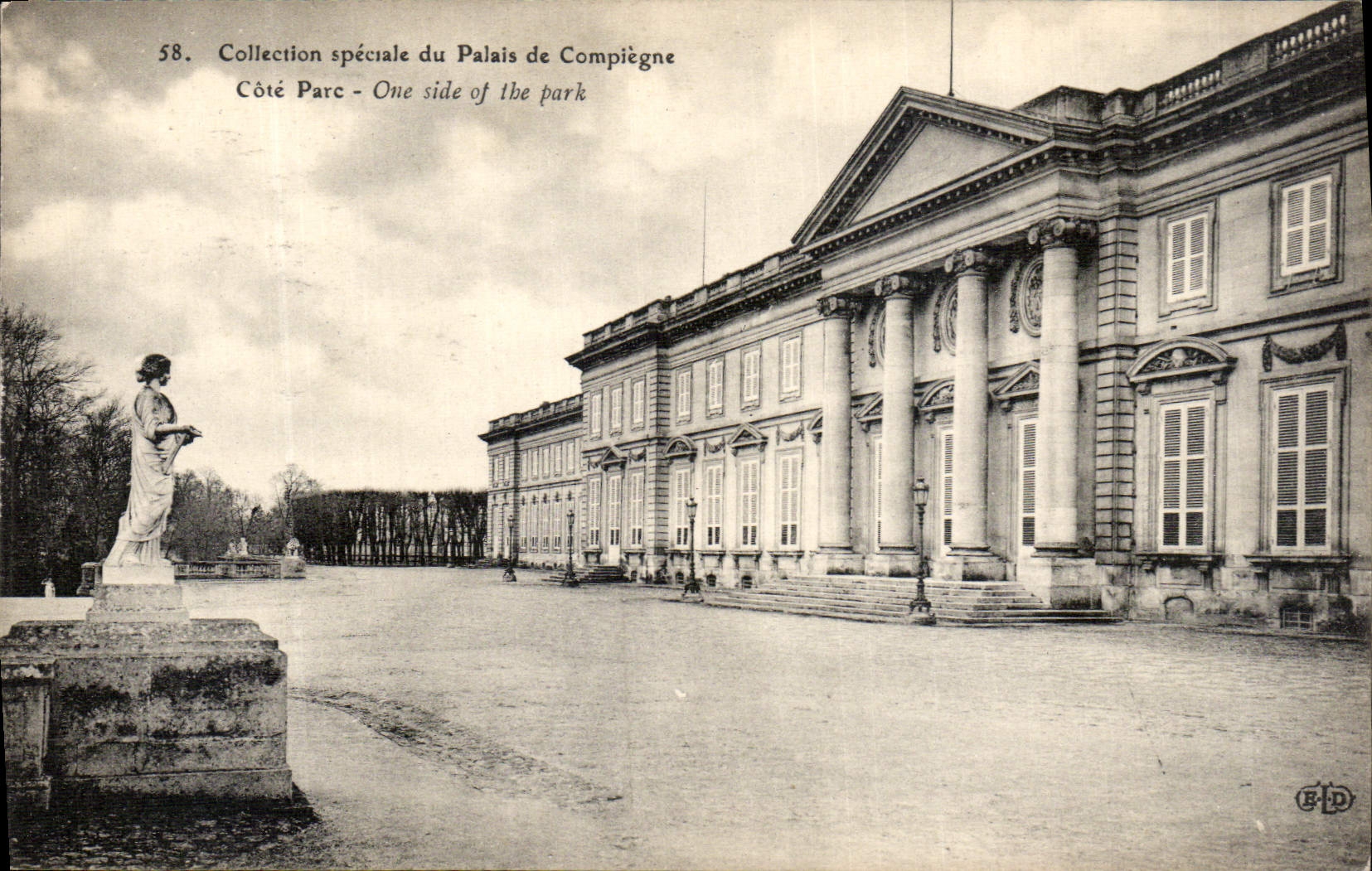 CPA Collection spiciale du Palais de Compiegne Cote Parc 