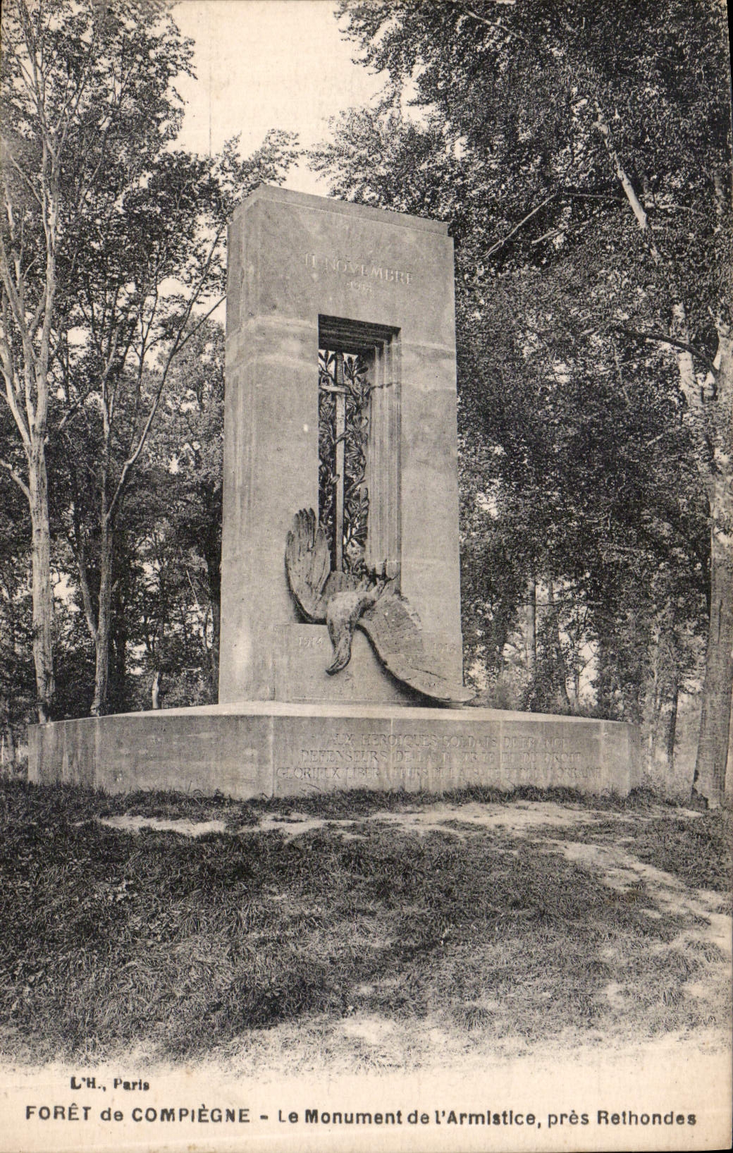 CPA Foret de Compiegne le Monument de l'Armistice pres Rethondes Aigle