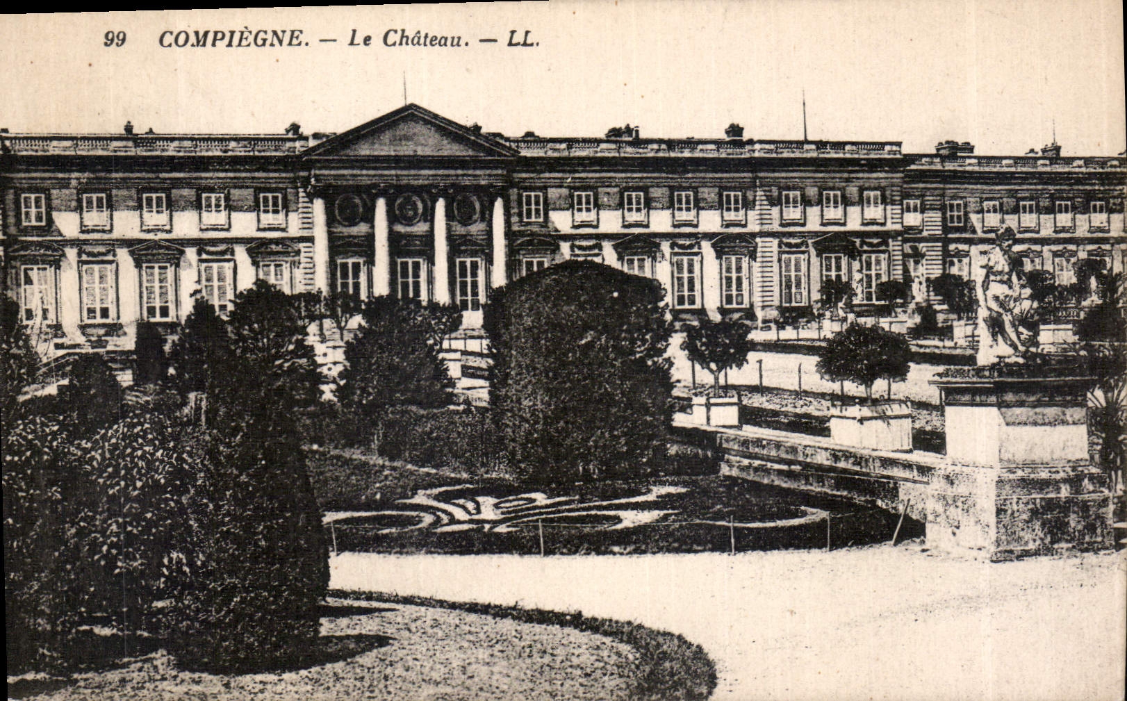 CPA Compiegne le Chateau 