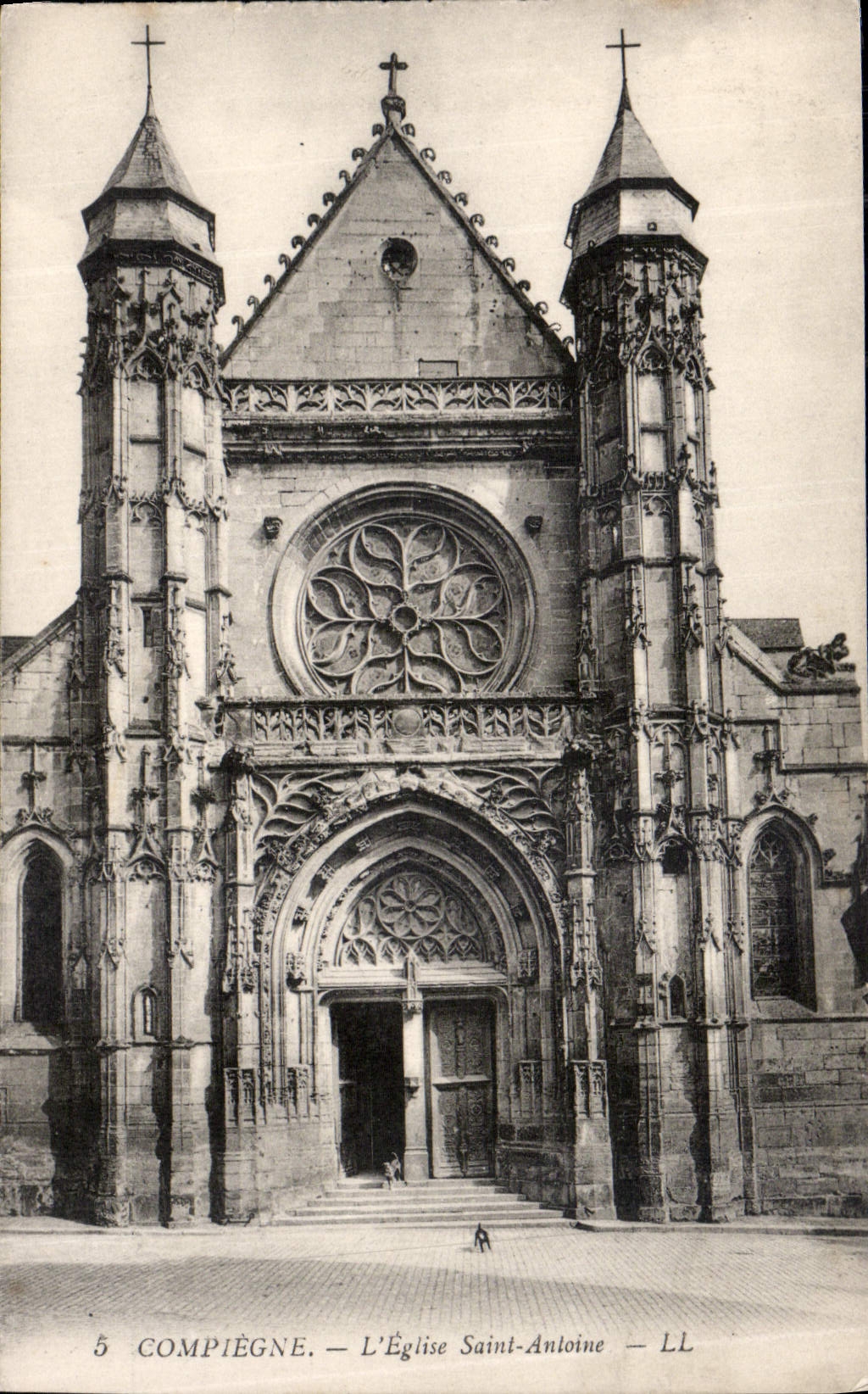 CPA Compiegne l'Eglise Saint Antoine 