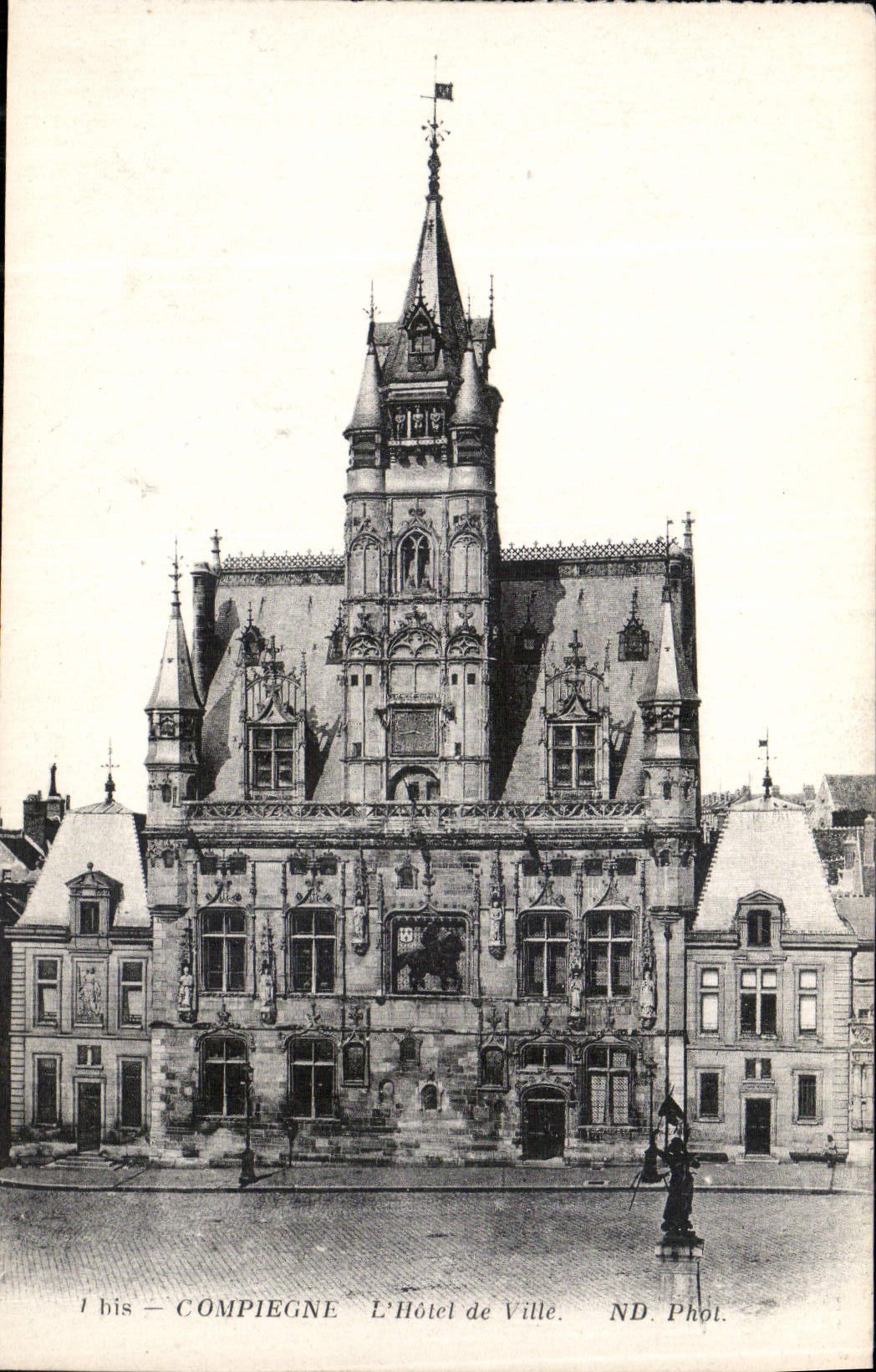 CPA Compiegne l'Hotel de Ville 