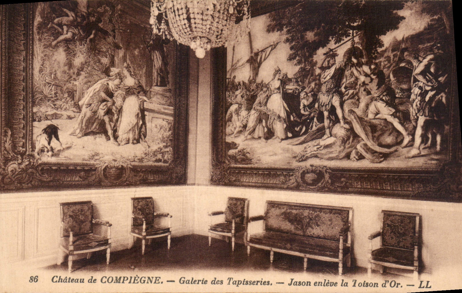 CPA Chateau de Compiegne Galerie des Tapisseries Jason enleve la Toison d'Or 